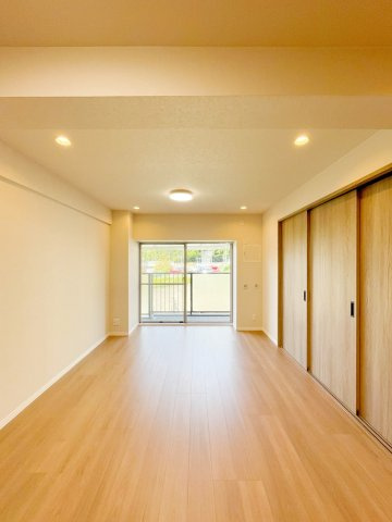 ルネ須磨の居間・リビング