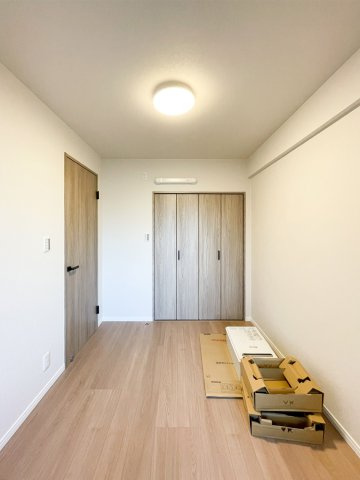 ルネ須磨の洋室|洋室約5.0帖　クローゼットです