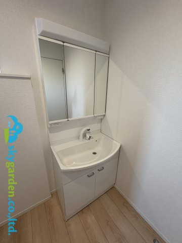 茅ヶ崎市柳島第11　新築戸建　全8棟4号棟の独立洗面台|独立洗面化粧台付き