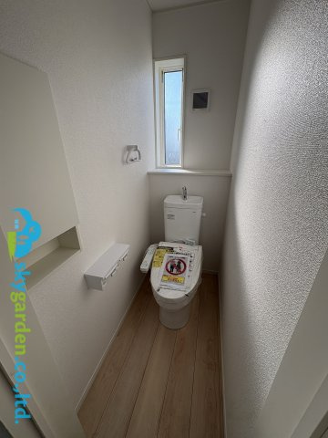 茅ヶ崎市柳島第11　新築戸建　全8棟4号棟のトイレ|トイレもきれいです