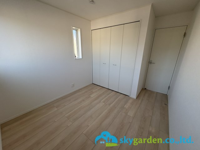 茅ヶ崎市柳島第11　新築戸建　全8棟4号棟の洋室|落ち着いた色調の洋室です