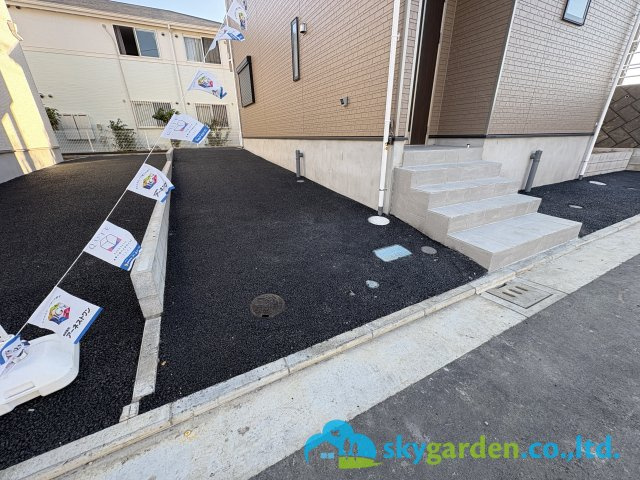 茅ヶ崎市柳島第11　新築戸建　全8棟4号棟の駐車場|車種により縦列２台駐車可能