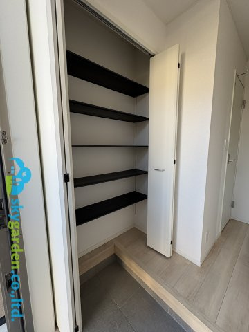 茅ヶ崎市柳島第11　新築戸建　全8棟4号棟の収納|沢山の靴が入りそうです