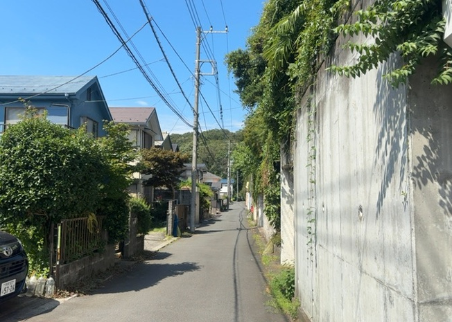 【展望】 | 土地の地勢が高台の場合、景色を綺麗にみることができ、景色にこだわってお家探ししている方におすすめです！また平坦地よりも風通しがいいというメリットがあります。デメリットもあるので是非現地でご確認下さい。