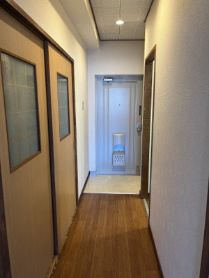 【内装】 | メゾン南加賀屋  | 廊下の照明を新設しました。すべてLEDダウンライトです。