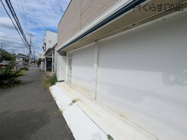 【前面道路含む現地写真】 | 姫路市広畑区西夢前台5丁目／店舗付住宅