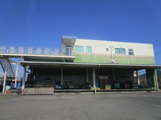 横浜市神奈川区菅田町の倉庫の外観
