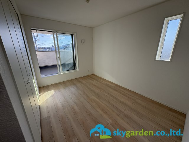 茅ヶ崎市柳島第11　新築戸建　全8棟5号棟の洋室|二面採光の洋室