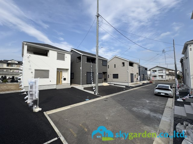 茅ヶ崎市柳島第11　新築戸建　全8棟5号棟の前面道路含む現地写真|分譲地の様子