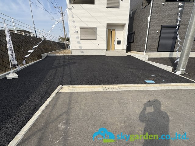 茅ヶ崎市柳島第11　新築戸建　全8棟5号棟の駐車場|車種により２～3台駐車可能