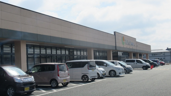 ラ・フェスタの周辺