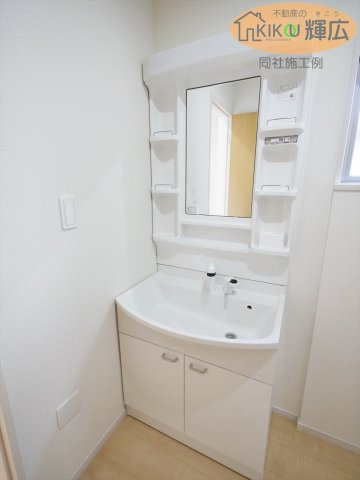 【独立洗面台】 | 加古川市別府町新野辺北町第8（全1棟）新築 | 同社施工例です。