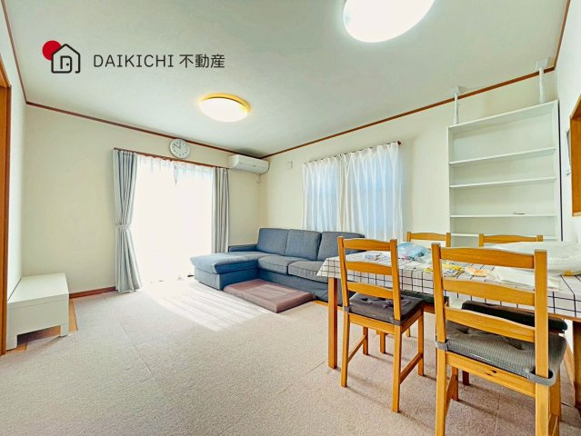 【居間・リビング】 | 羽生市大字上岩瀬　中古戸建