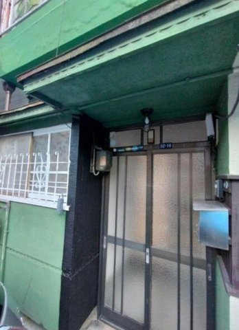 門真市五月田町　中古戸建の玄関