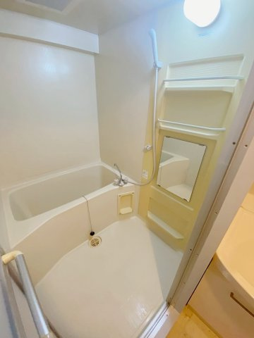 ゼフィール宝塚の浴室|日々の疲れを癒すお風呂付です