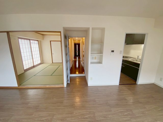 ゼフィール宝塚の居間・リビング|おしゃれな居間です