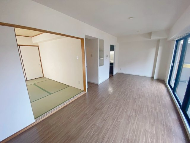 ゼフィール宝塚の居間・リビング|使いやすいリビングです