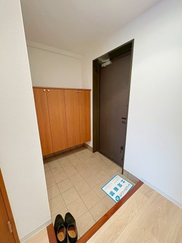 グランドール宝塚の玄関