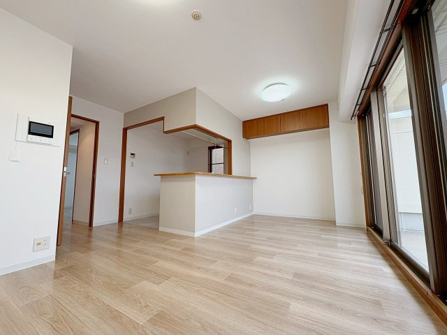 グランドール宝塚の居間・リビング