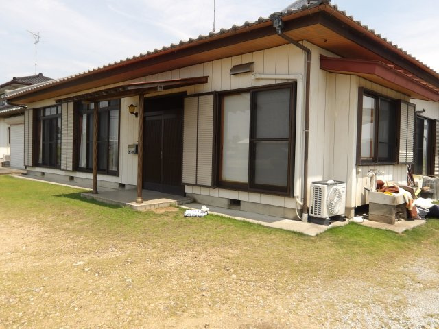 邑楽町中野　中古戸建の外観
