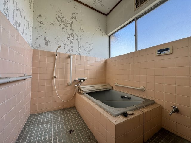 【浴室】 | 【敷地100坪以上】茨城町前田　中古戸建