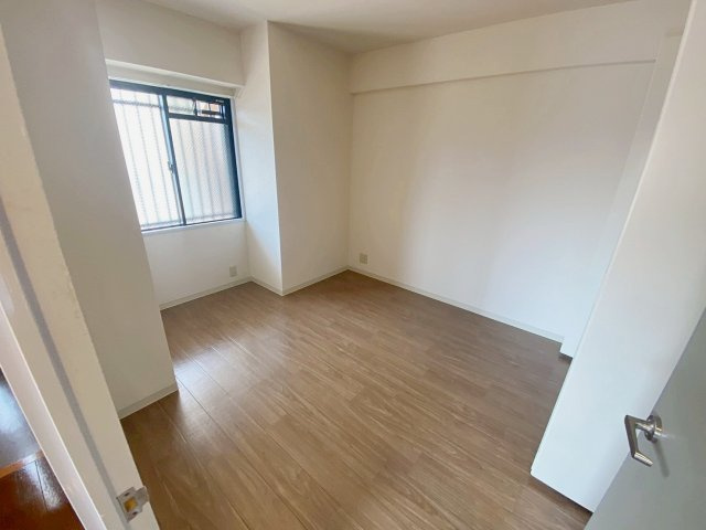 ゼフィール宝塚の洋室|広々とした洋室です