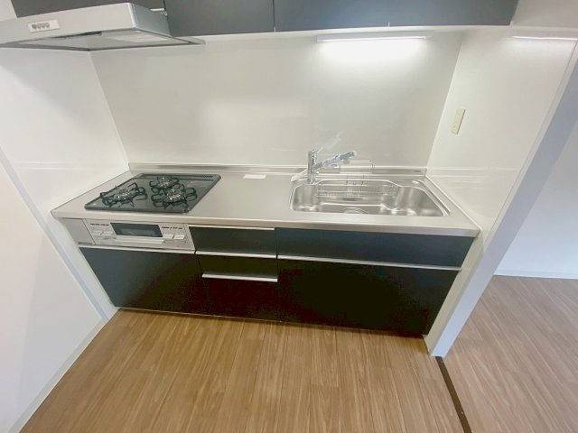 ゼフィール宝塚のキッチン|コンパクトなキッチンで掃除もラクラク