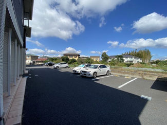 【駐車場】