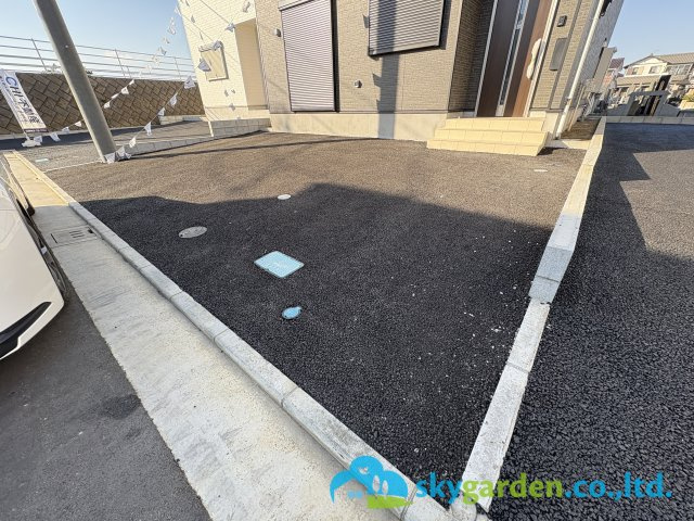 茅ヶ崎市柳島第11　新築戸建　全8棟6号棟の駐車場|並列2台駐車可（要 車種サイズ確認）