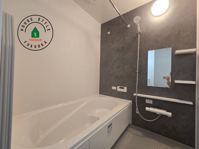 筑紫野市石崎3丁目第1-2棟（2号棟）　の浴室|1日の疲れを癒してくれる広々バスルーム。雨の日のお洗濯にも大活躍な浴室乾燥機付です！