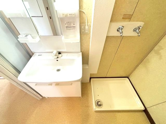 千代田第二住宅5号棟の洗面所