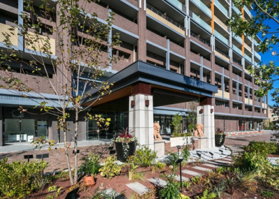 【エントランス】 | ロイヤルパークスER万代