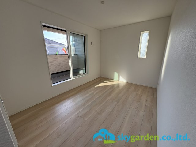 茅ヶ崎市柳島第11　新築戸建　全8棟7号棟の寝室|二面採光で明るく通風性良好