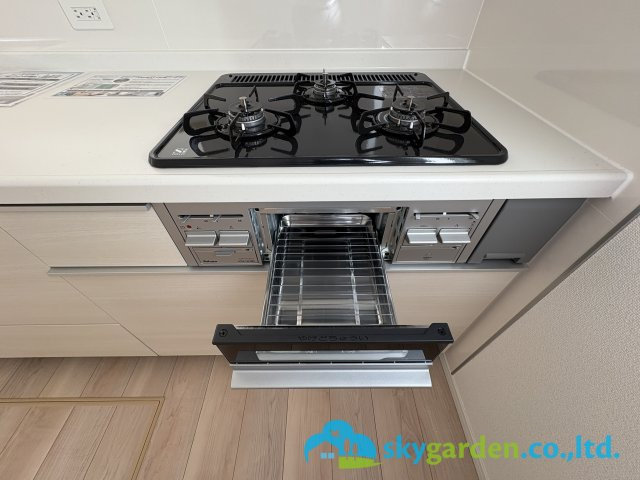 茅ヶ崎市柳島第11　新築戸建　全8棟7号棟のキッチン|ガスコンロ・グリル