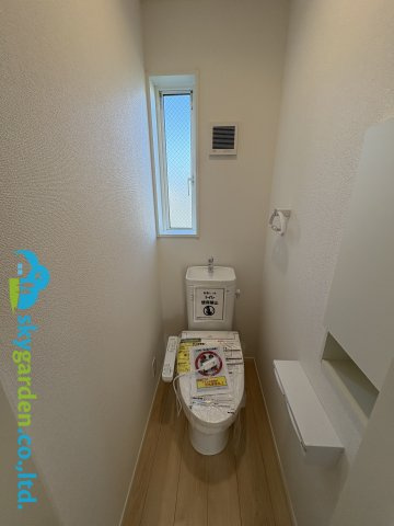 茅ヶ崎市柳島第11　新築戸建　全8棟7号棟のトイレ|2階のトイレ