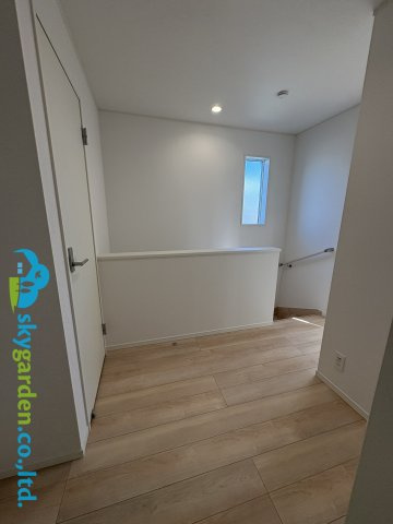 茅ヶ崎市柳島第11　新築戸建　全8棟7号棟の内装|2階の踊り場