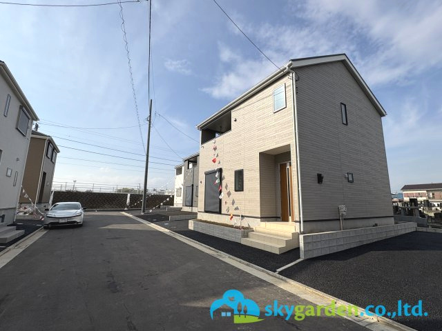 茅ヶ崎市柳島第11　新築戸建　全8棟7号棟の前面道路含む現地写真|前面道路広めで車の出入りもラクラク