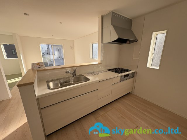 茅ヶ崎市柳島第11　新築戸建　全8棟7号棟のキッチン|お料理しやすいキッチンです