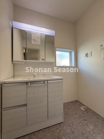 【独立洗面台】 | 収納・機能性に優れた独立洗面台をご用意しました♪