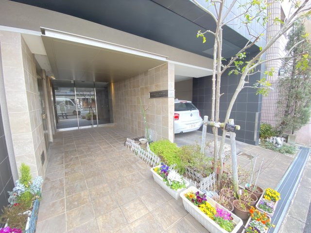レジデンス・スエヒロ上本町のエントランス