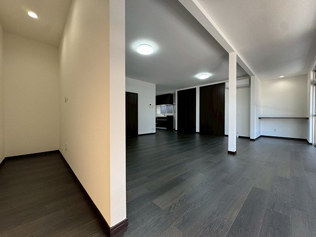 【居間・リビング】 | 東区下原2丁目戸建