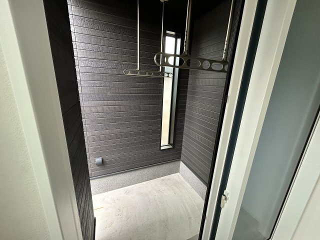 東田1丁目　中古戸建の玄関