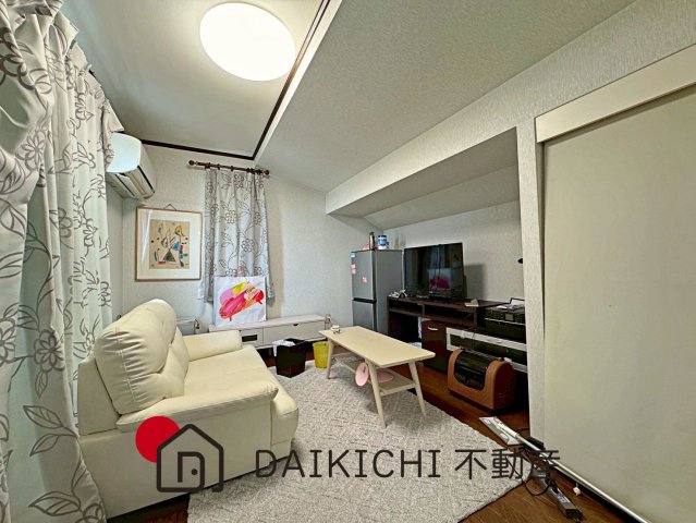 【居間・リビング】 | 上尾市小泉6丁目　中古戸建