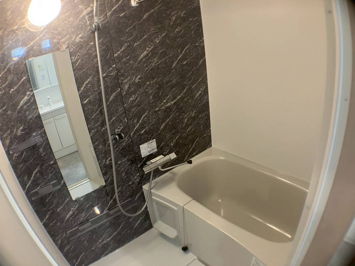 豊中市宝山町のアパートの浴室