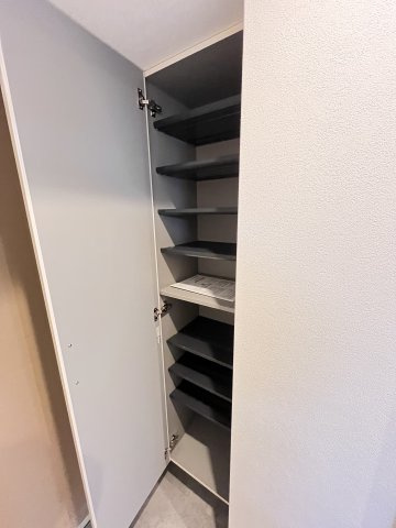 大阪市鶴見区緑１丁目の賃貸マンションの玄関