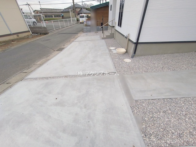 入間市大字下藤沢・全1棟　新築一戸建　～敷地66坪の平屋建～の前面道路含む現地写真|現地写真　2025年12月4日撮影