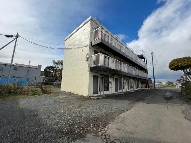 コーポラスミミの駐車場