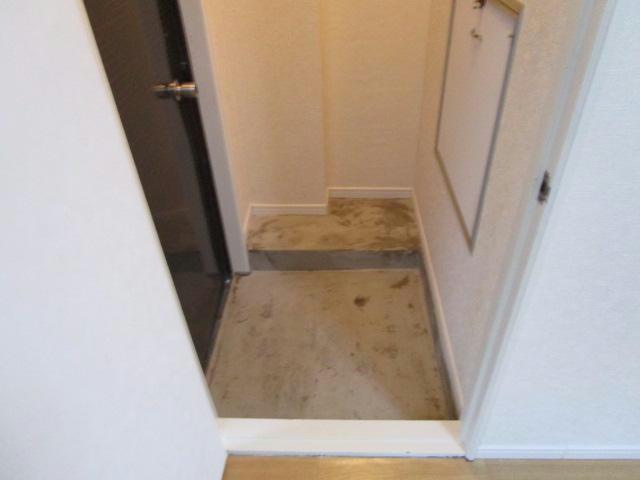 コーポラスミミの玄関