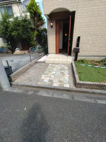 三鷹市牟礼七丁目戸建の玄関