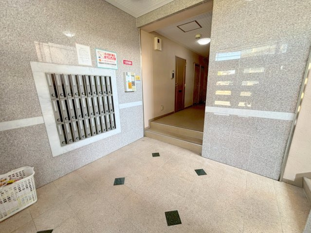 プレジェーネ　北江口のロビー